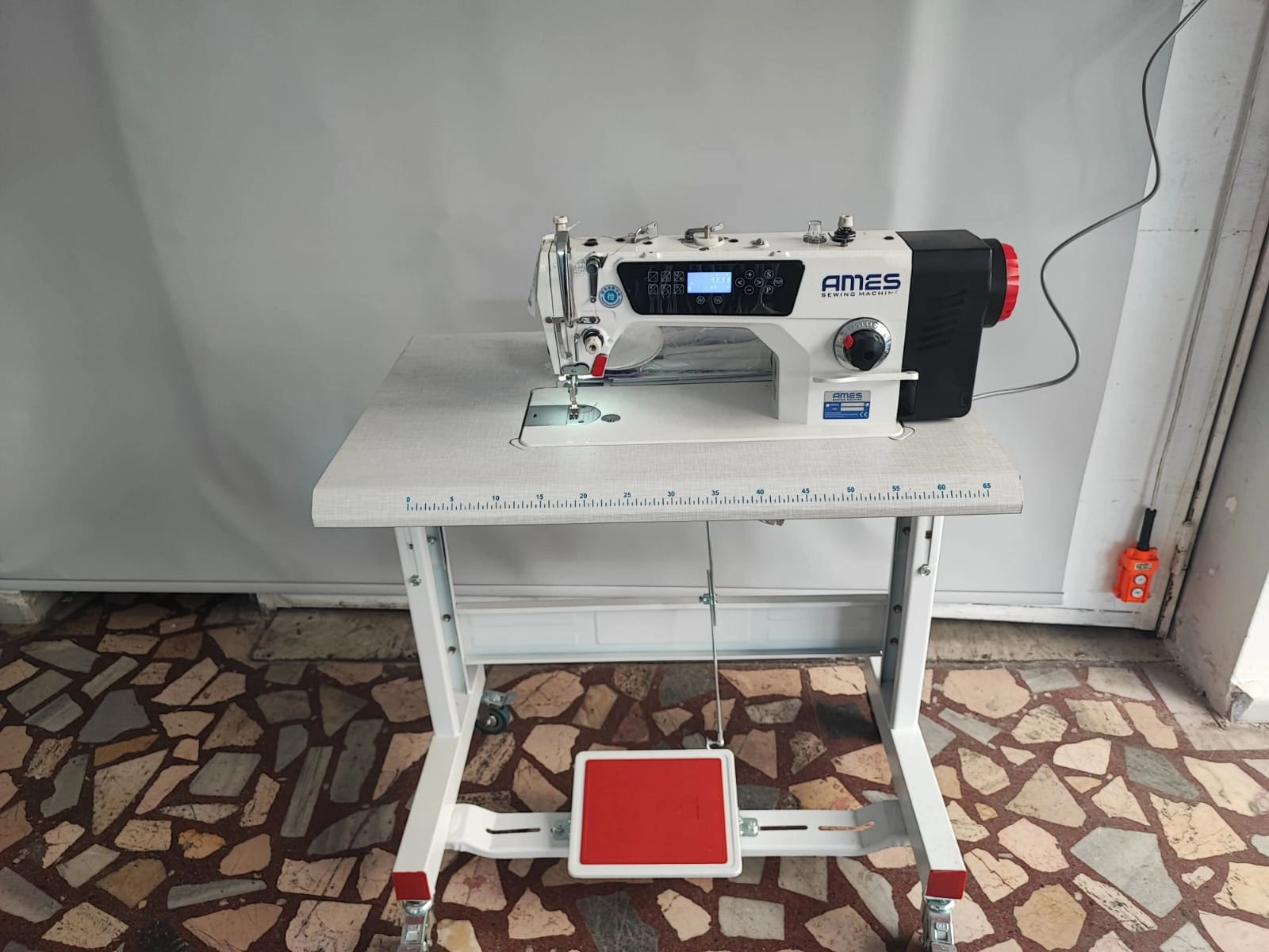 AS-A4 Ames İplik Kesicili Elek. Düz Makina ( 80 cm mini masa)