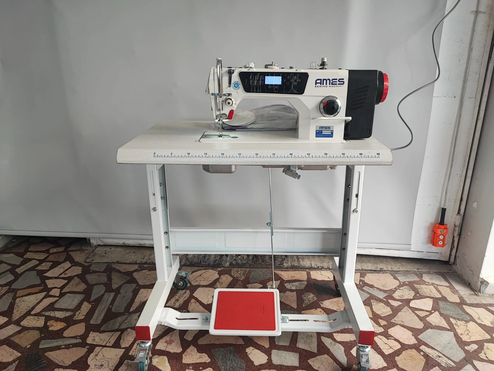 AS-A4 Ames İplik Kesicili Elek. Düz Makina ( 80 cm mini masa)
